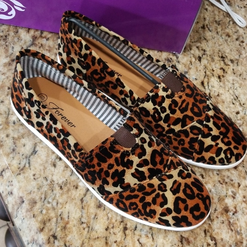 NWT Womens leopard slip on sneaker shoes